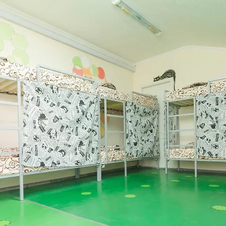 קייב Lucky Hostel На Крещатике מראה חיצוני תמונה