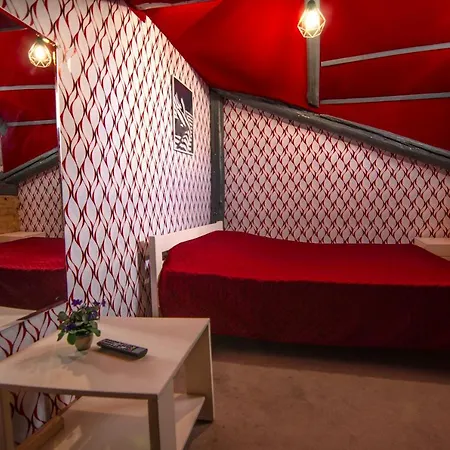 קייב Lucky Hostel На Крещатике מראה חיצוני תמונה
